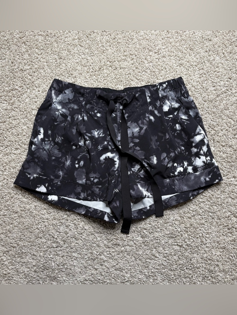 Lululemon Spring Break Away Short II